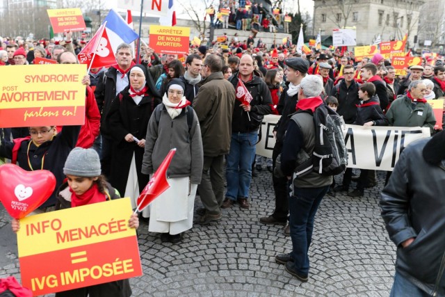 13/24. Paris : les anti-IVG saluent l’Espagne. © Michel Stoupak. Dim 19.01.2014, 14h26m33.