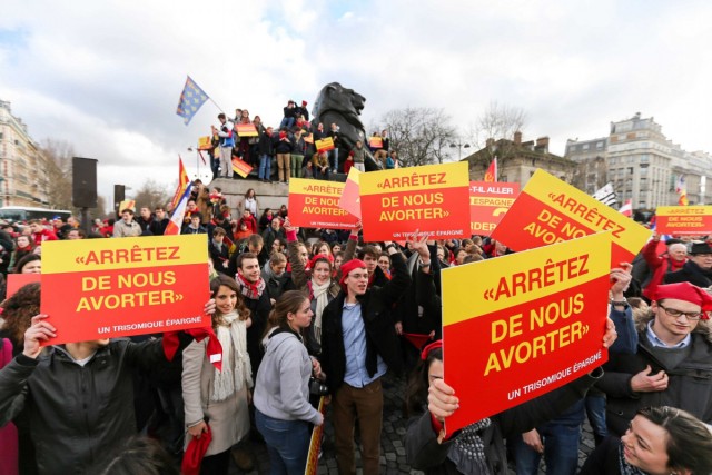 15/24. Paris : les anti-IVG saluent l’Espagne. © Michel Stoupak. Dim 19.01.2014, 14h28m55.