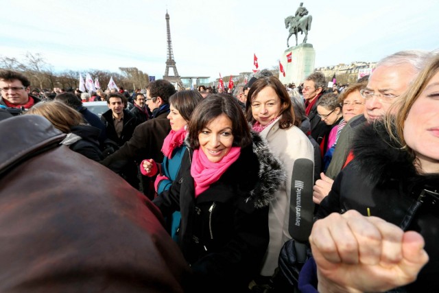 01.02.2014. Paris : Anne Hidalgo avec les manifestants pro-IVG