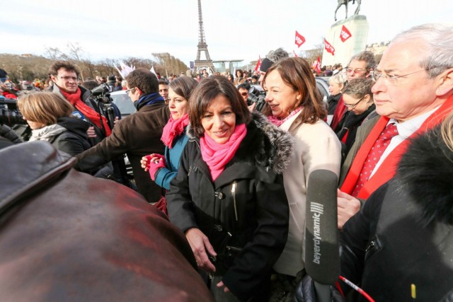 01.02.2014. Paris : Anne Hidalgo avec les manifestants pro-IVG