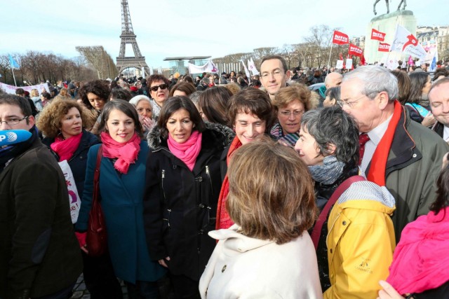 01.02.2014. Paris : Anne Hidalgo avec les manifestants pro-IVG