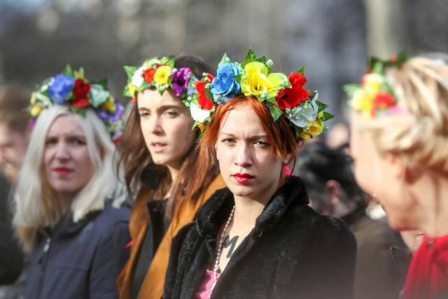 01.02.2014. Inna Schevchenko et les Femen dans la manifestation pro-IVG