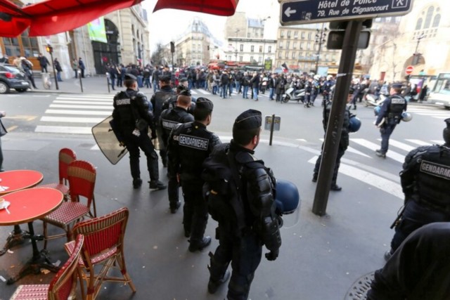 09.02.2014. Les « antifas » défilent contre le fascisme et l’homophobie