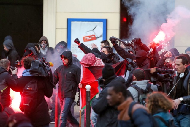 09.02.2014. Les « antifas » défilent contre le fascisme et l’homophobie