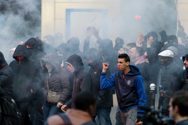 09.02.2014. Les « antifas » défilent contre le fascisme et l’homophobie