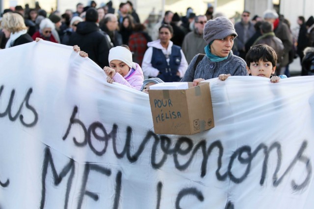 16.02.2014. Marche blanche pour Melisa, morte dans l’incendie d’un camp de Roms