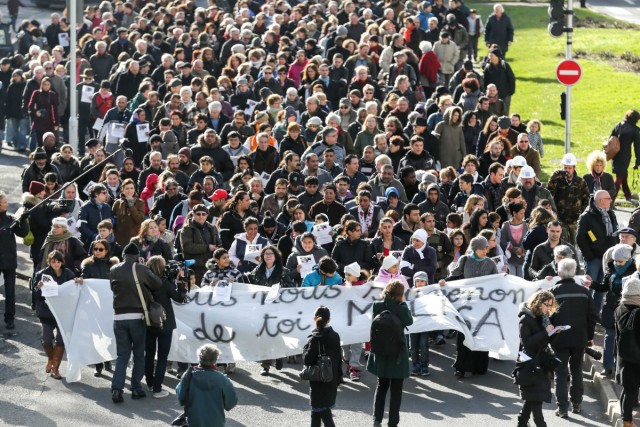 16.02.2014. Marche blanche pour Melisa, morte dans l’incendie d’un camp de Roms