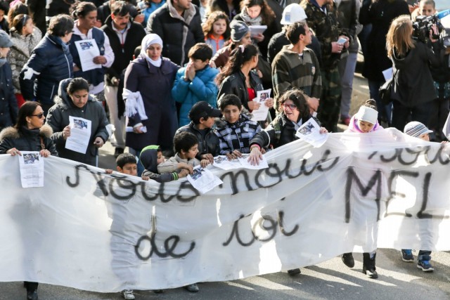 16.02.2014. Marche blanche pour Melisa, morte dans l’incendie d’un camp de Roms