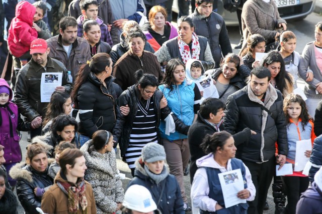 16.02.2014. Marche blanche pour Melisa, morte dans l’incendie d’un camp de Roms