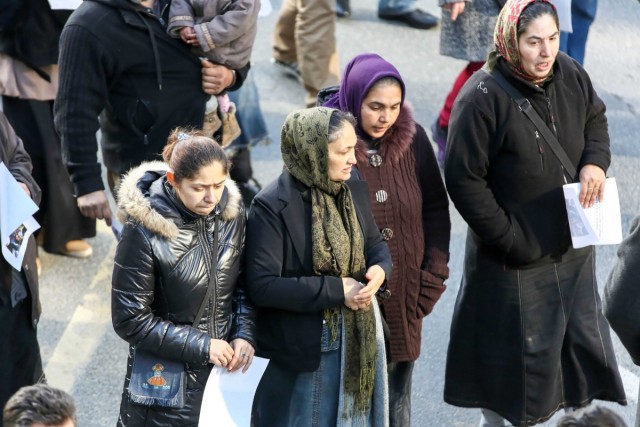 16.02.2014. Marche blanche pour Melisa, morte dans l’incendie d’un camp de Roms