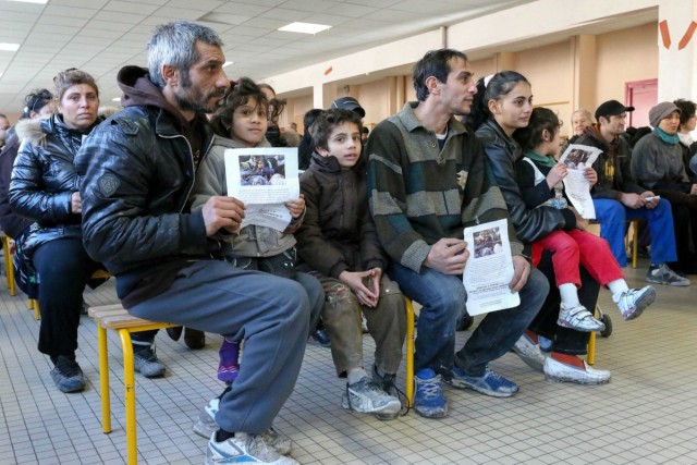 16.02.2014. Marche blanche pour Melisa, morte dans l’incendie d’un camp de Roms