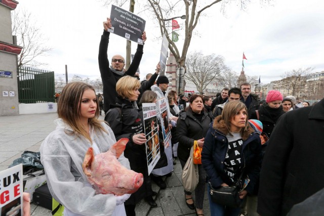 22.02.2014. Les « vegan » aux portes du Salon de l’agriculture