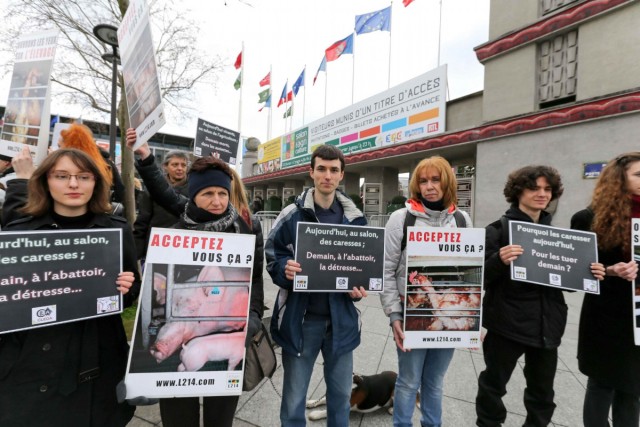 22.02.2014. Les « vegan » aux portes du Salon de l’agriculture