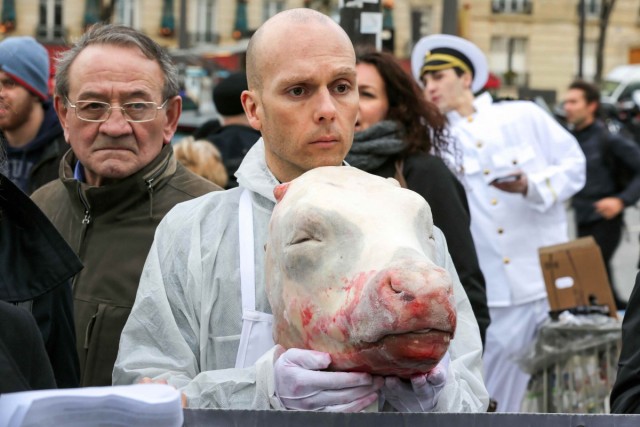 22.02.2014. Les « vegan » aux portes du Salon de l’agriculture