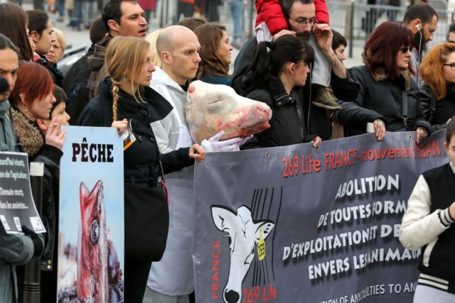 22.02.2014. Les « vegan » aux portes du Salon de l’agriculture