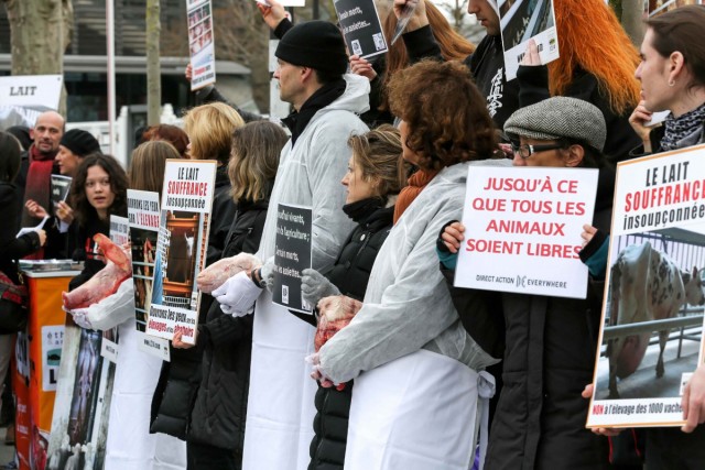 22.02.2014. Les « vegan » aux portes du Salon de l’agriculture