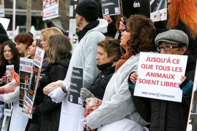 22.02.2014. Les « vegan » aux portes du Salon de l’agriculture