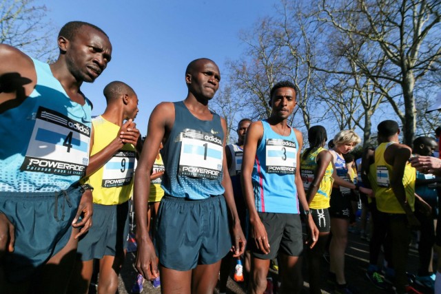 02.03.2014. Semi-marathon de Paris. 33 200 coureurs au départ de la 22e édition