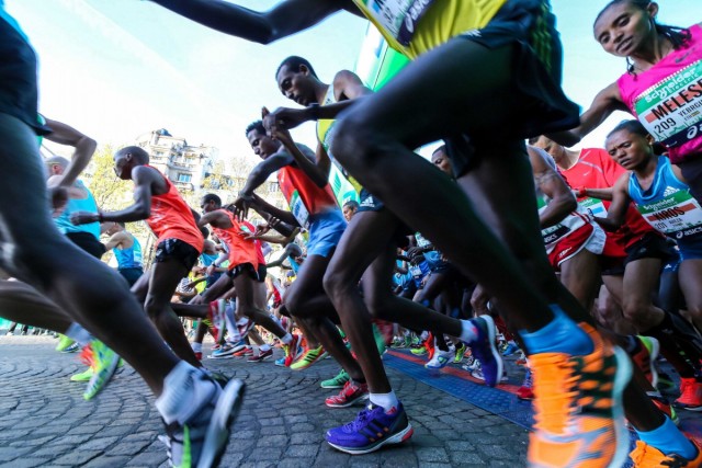 06.04.2014. 38e Marathon de Paris : 40 738 coureurs au départ