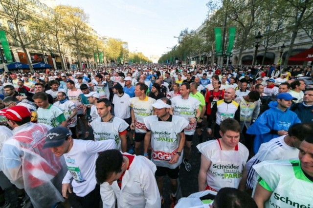 06.04.2014. 38e Marathon de Paris : 40 738 coureurs au départ
