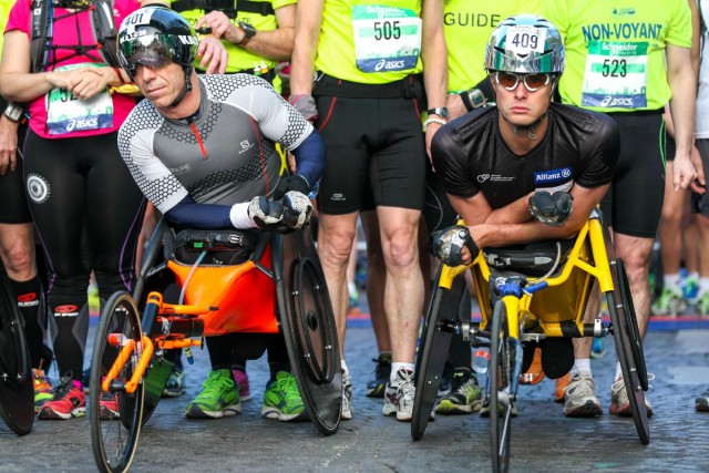 06.04.2014. 38e Marathon de Paris : 40 738 coureurs au départ