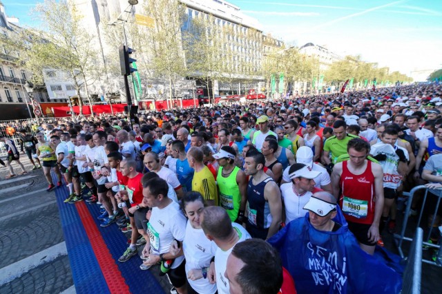 06.04.2014. 38e Marathon de Paris : 40 738 coureurs au départ