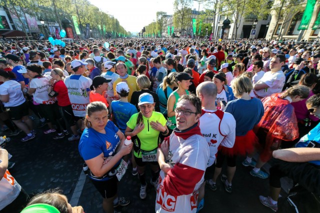 06.04.2014. 38e Marathon de Paris : 40 738 coureurs au départ