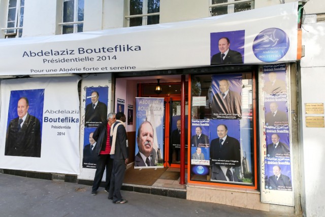 16.04.2014. Paris : la campagne présidentielle algérienne s’affiche