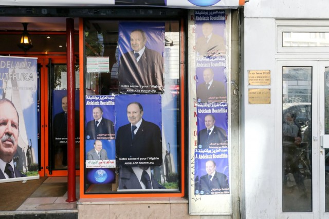 16.04.2014. Paris : la campagne présidentielle algérienne s’affiche