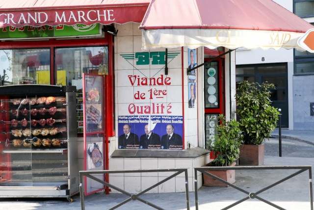 16.04.2014. Paris : la campagne présidentielle algérienne s’affiche
