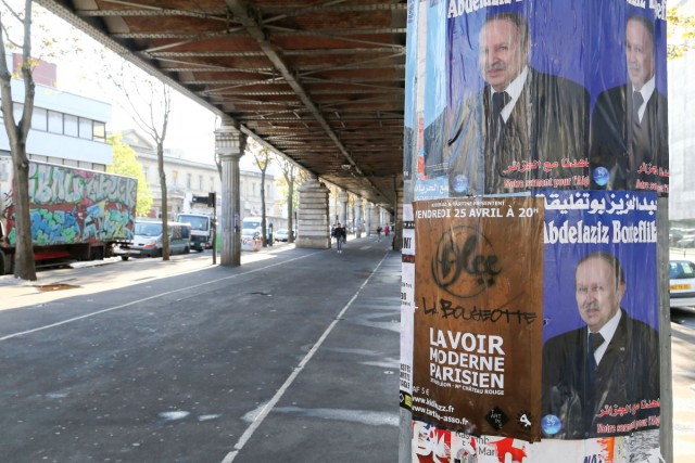 16.04.2014. Paris : la campagne présidentielle algérienne s’affiche