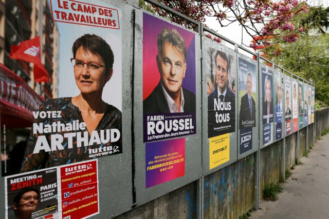 3/6. Campagne officielle d'affiches des 12 candidats à la présidentielle. © Michel Stoupak. Mar 05.04.2022, 14h56m30.