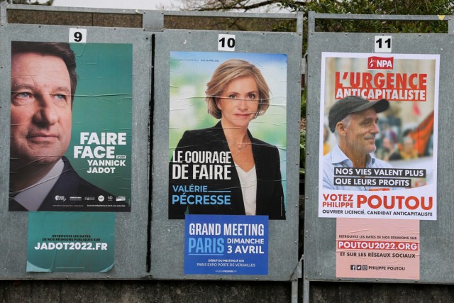 6/6. Campagne officielle d'affiches de 3 candidats à la présidentielle. © Michel Stoupak. Mar 05.04.2022, 14h59m28.