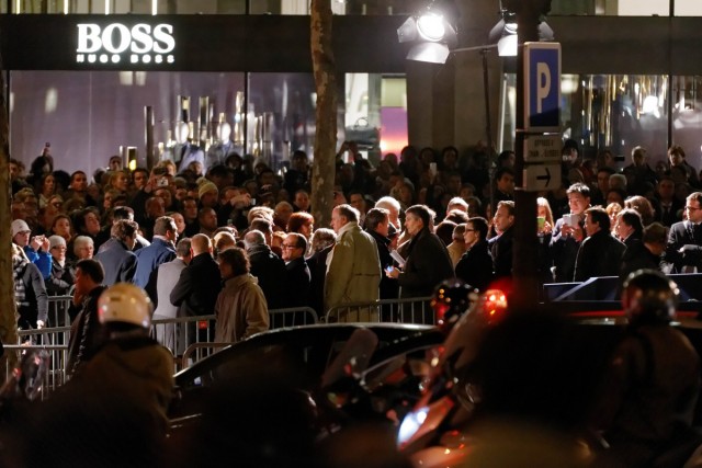 2/8. Diane Kruger donne le coup d'envoi des illuminations de Noël des Champs-Elysées. © Michel Stoupak. Mer 21.11.2012.