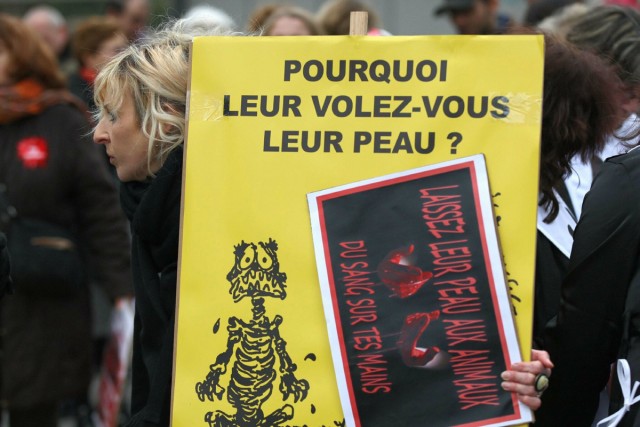 14/19. Marche contre la fourrure à Paris. © Photo Michel Stoupak. Sam 24.11.2012.