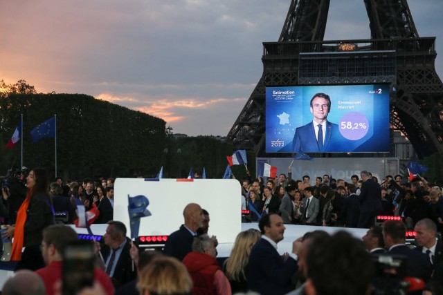 24.04.2022. Présidentielle : Emmanuel Macron au Champ-de-Mars