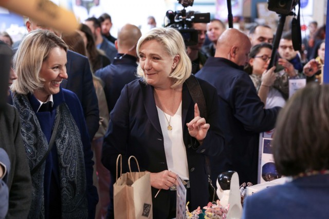 6/9. Marine Le Pen visite le 10e salon Made in France. © Michel Stoupak. Sam 12.11.2022, 12h21m14.
