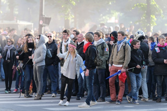 3/27. Violents affrontements en marge de la manif pour tous. © Michel Stoupak. Dim 26.05.2013, 20h15m45.