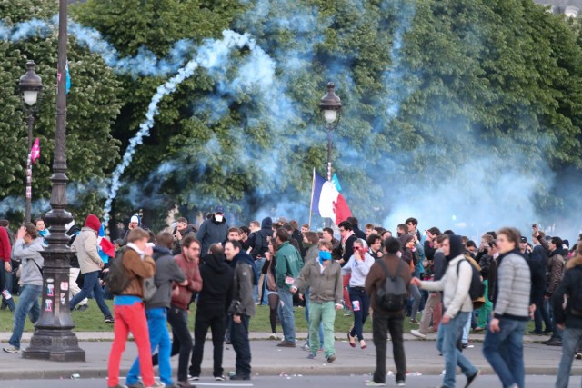 14/27. Violents affrontements en marge de la manif pour tous. © Michel Stoupak. Dim 26.05.2013, 21h40m16.