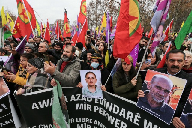 7/18. Des membres de la communauté kurde manifestent à Paris. © Michel Stoupak. Sam 24.12.2022, 13h43m10.