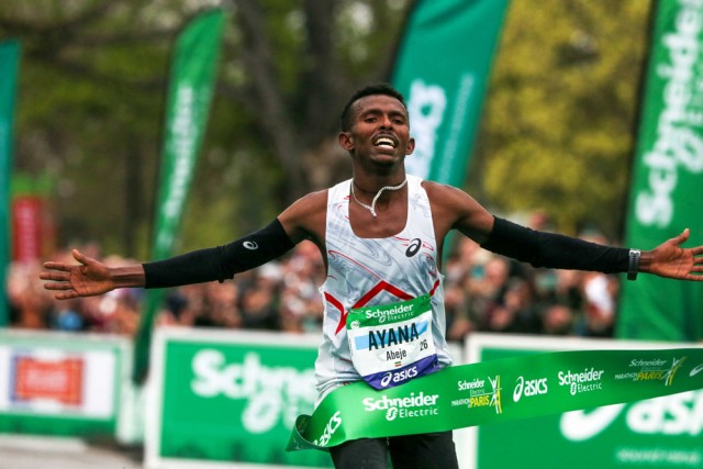 7/9. L'Éthiopien Abeje Ayana remporte le Marathon de Paris 2023. © Michel Stoupak. Dim 02.04.2023, 09h22m15.