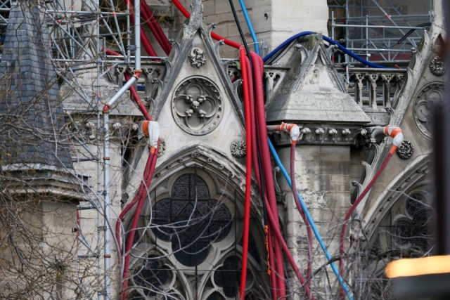 2/9. Les échafaudages vertigineux de Notre-Dame de Paris. © Michel Stoupak. Lun 25.12.2023, 09h36m00.