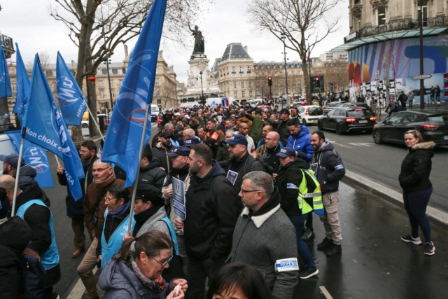 7/10. Des policiers manifestent à Paris. © Michel Stoupak. Sam 03.02.2024, 13h19m12.