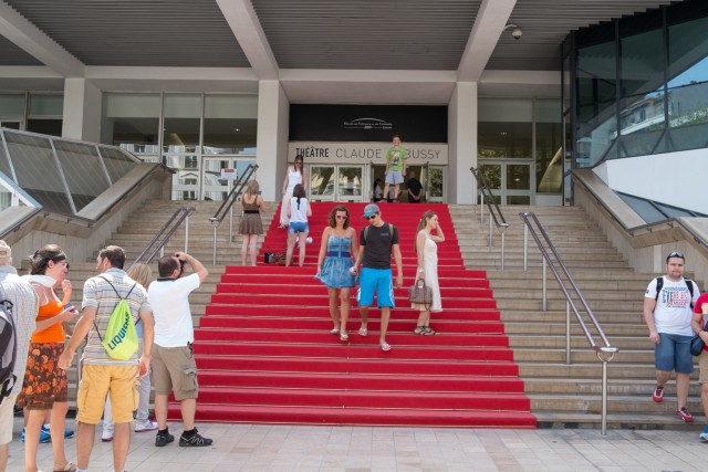 8/30. Palais de festivals : l'escalier des stars. Lun 25.08.2014, 13 h 06.
