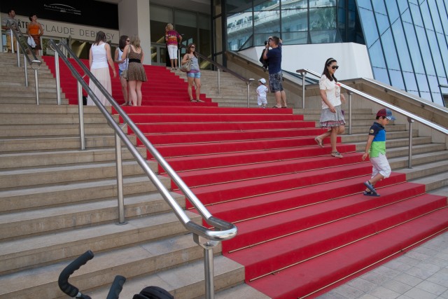 9/30. Palais de festivals : l'escalier des stars. Lun 25.08.2014, 13 h 08..
