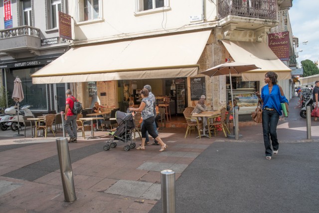 19/30. Restaurant Coté Hoche. Lun 25.08.2014, 15 h 52.