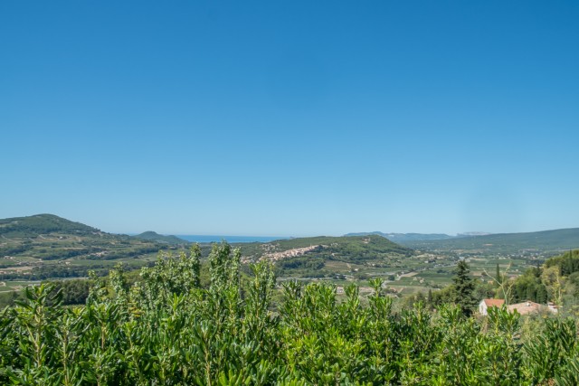 Vue depuis le Castellet. Jeu 28.08.2014, 12 h 03.