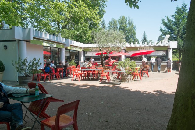 1/32. Restaurant La Tête d'Or, dans le parc éponyme. Ven 22.05.2015, 14:29.