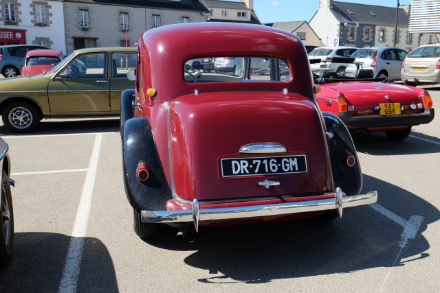 25/36. Citroën 11 BL, 1956. © Photo J.-F. Saby. Dim 17.04.2016, 15:40.