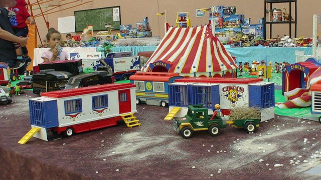Expo Playmobil. Diorama des cirques.15 h 36.